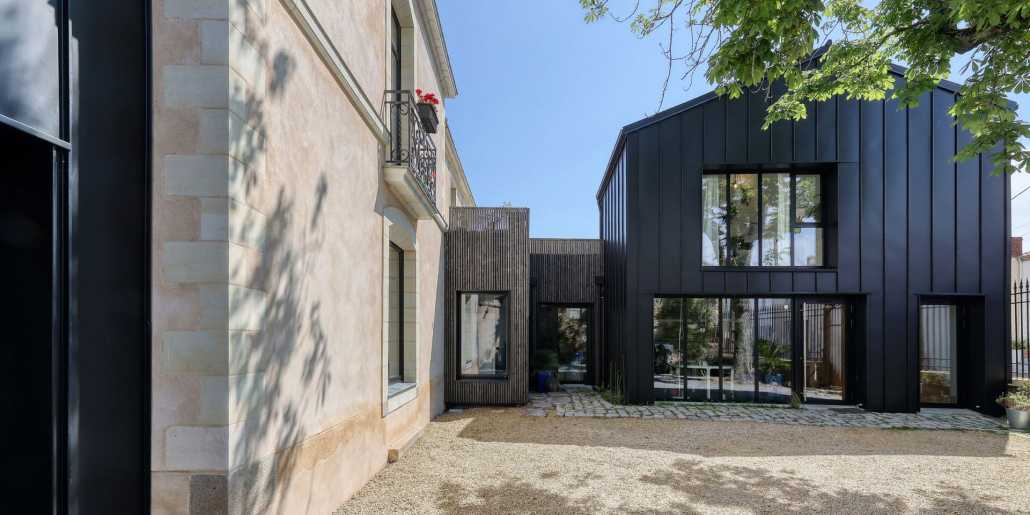 Extension of an old house in the Lyon region by an architect